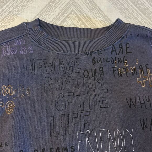 Zara Boys Dark Grey Crewneck Sweatshirtry with Text Writing All Over - Size 9 - Picture 2 of 7